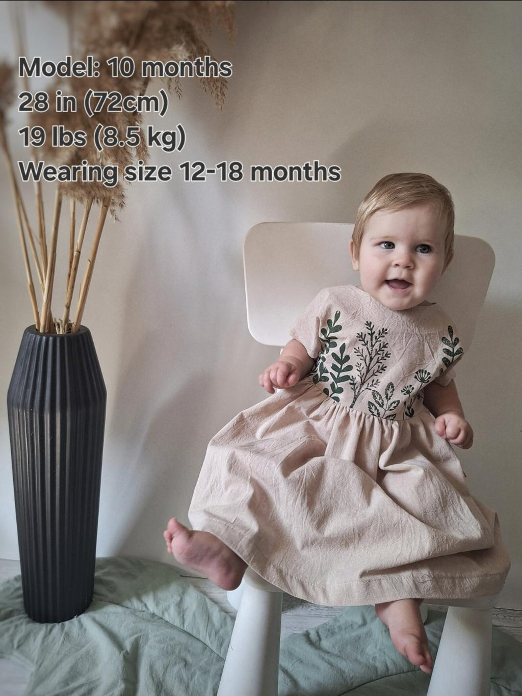 Blumli® Handgefertigtes Babykleid aus Bio-Baumwolle mit Holzstempel-Blumendruck
